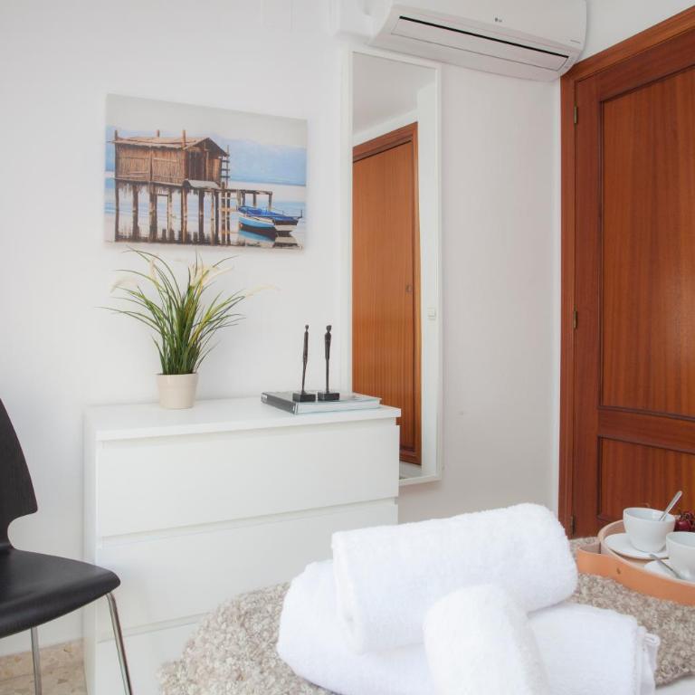 SingularStays Mercado Central - Three-Bedroom Apartment - 10
