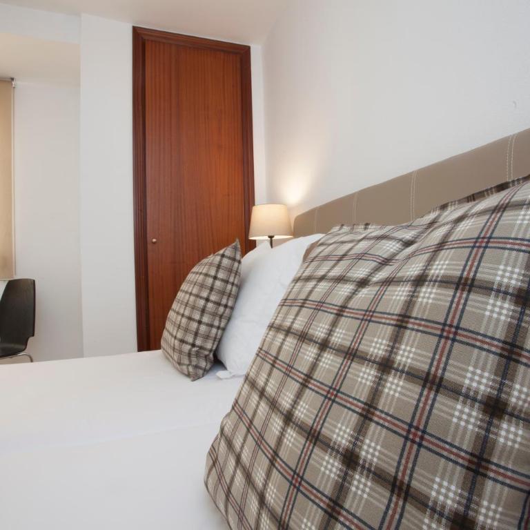 SingularStays Mercado Central - Three-Bedroom Apartment - 3