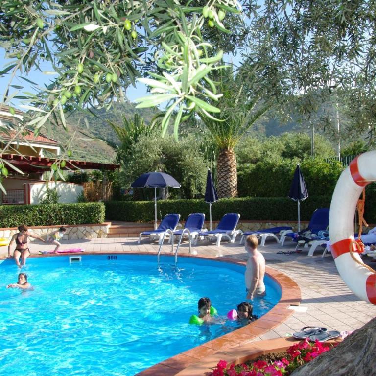 Residence Fontana Barone - Appartamento con 2 Camere da Letto e Patio - Su 2 Livelli - 35