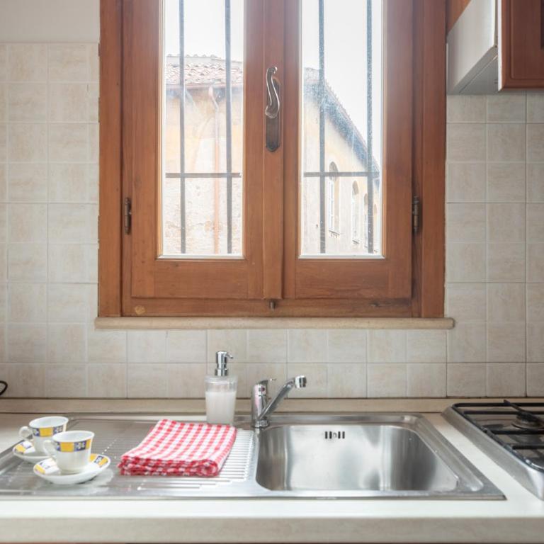 iFlat Charming Apartment near Piazza Venezia - Two-Bedroom Apartment - 16