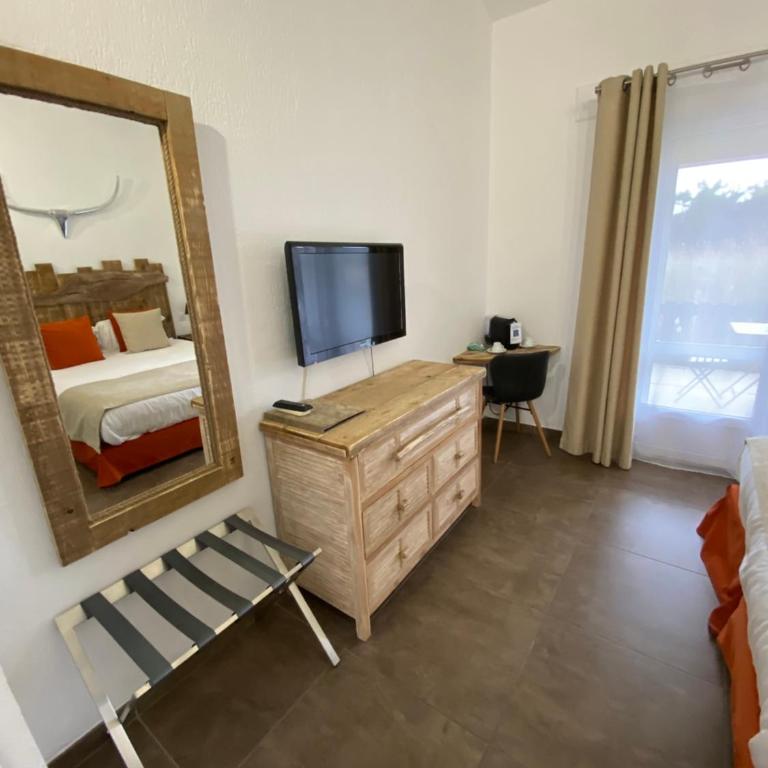 Le Mas de Cocagne - Chambre Double Supérieure avec Terrasse - 10