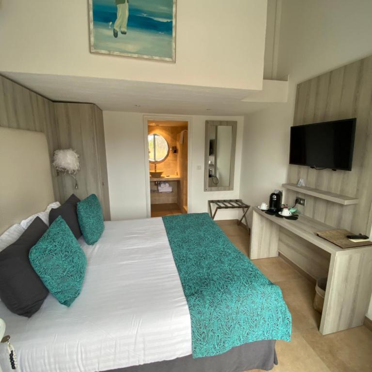 Le Mas de Cocagne - Chambre Double Supérieure avec Terrasse - 12