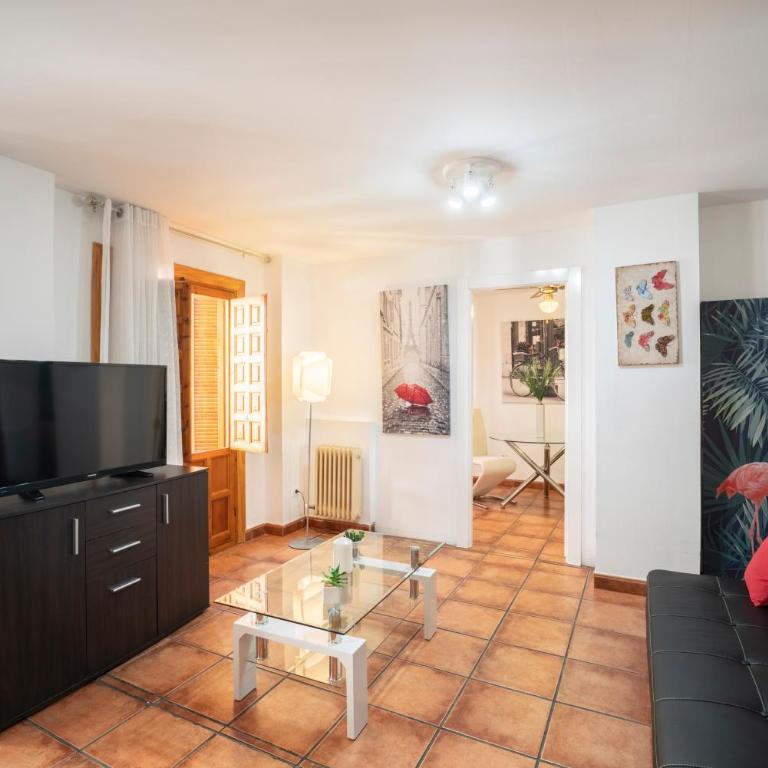 Apartamento Pavaneras en pleno centro de Granada - Two-Bedroom Deluxe Apartment with Balcony - 16