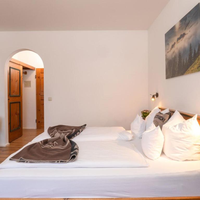 Das Bergmayr - Chiemgauer Alpenhotel - Standard Doppelzimmer - 5