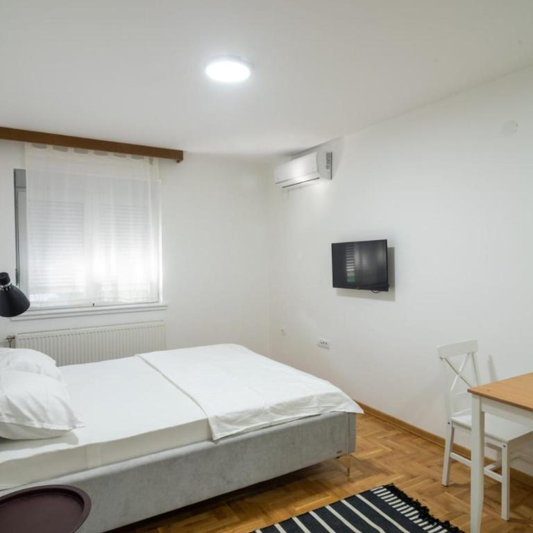 Visnja Aparmtani - One-Bedroom Apartment - 2