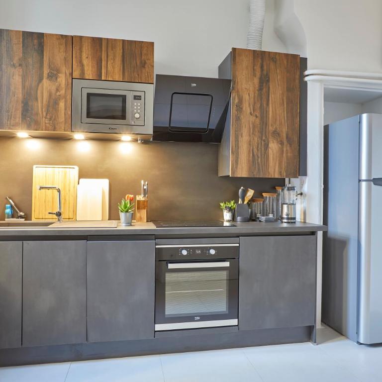 Beautiful Art Lovers Apartment - Appartement - 6