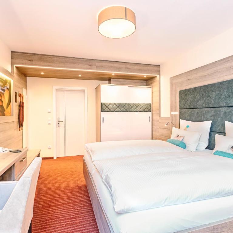 Kur- und Wellnesshotel Förch - Doppelzimmer mit Balkon - 6