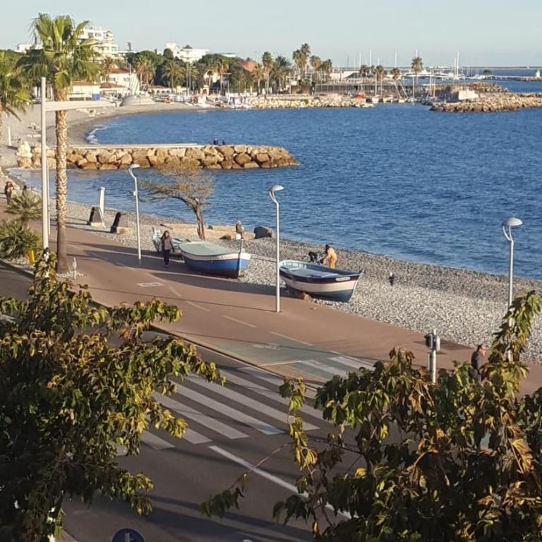 Appartements Au Cros De Cagnes - Appartement avec Balcon et Vue sur la Mer - 27