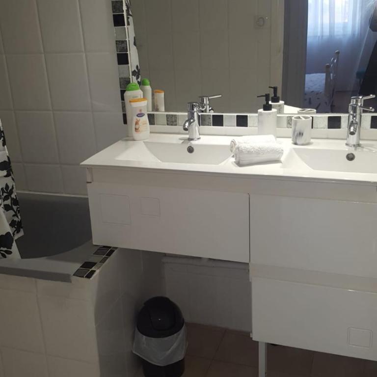 Appartements Au Cros De Cagnes - Appartement avec Balcon et Vue sur la Mer - 45