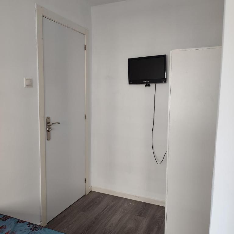 Avenue Rooms - Standard Single Room - 6
