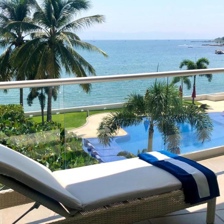 Beachfront Condo in Bucearías - Apartamento de 2 dormitorios - 1