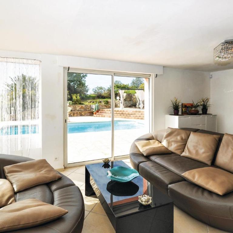 Pet Friendly Home In Les Adrets - Casa Vacanza con 5 Camere da Letto - 2