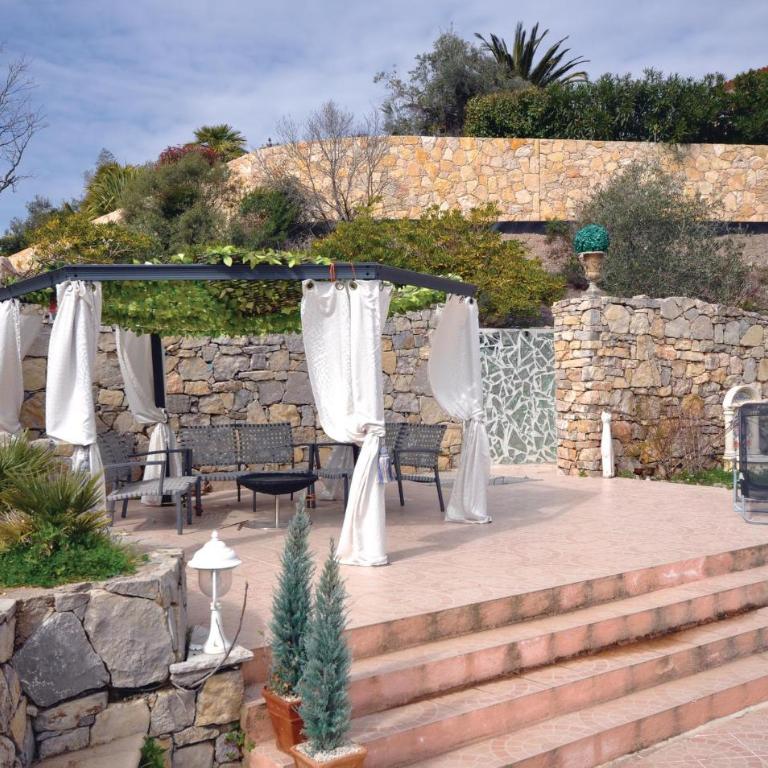 Pet Friendly Home In Les Adrets - Casa Vacanza con 5 Camere da Letto - 12