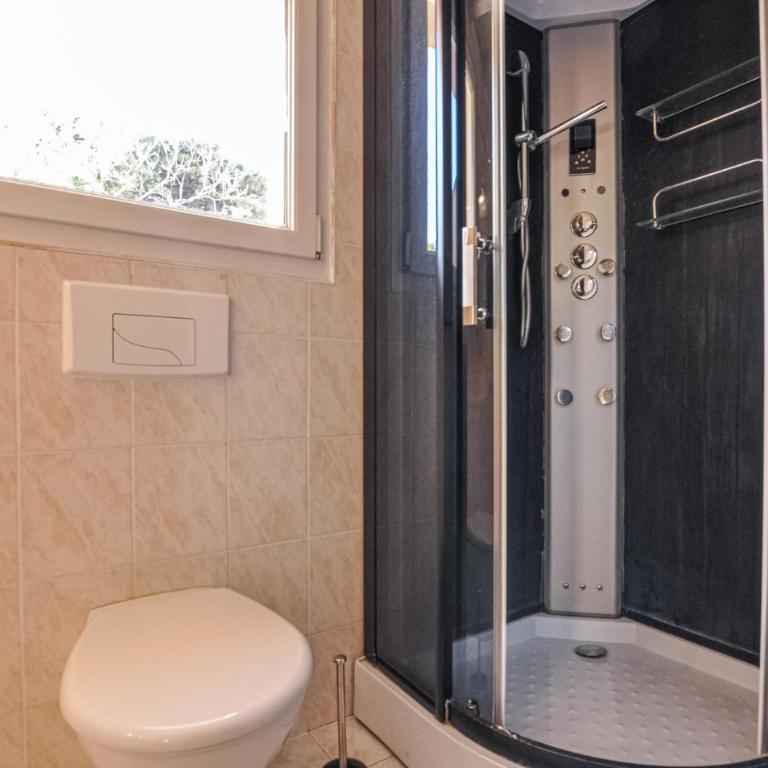 Pet Friendly Home In Les Adrets - Casa Vacanza con 5 Camere da Letto - 33