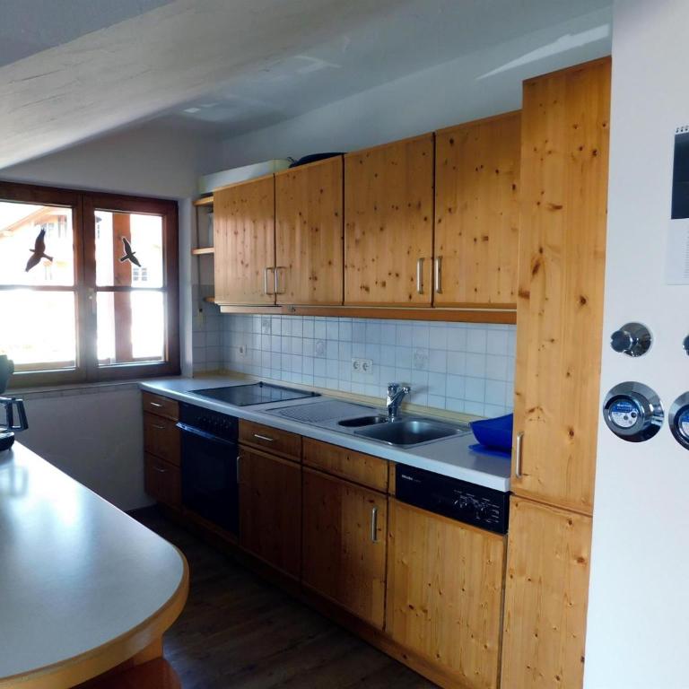 Landhaus Bergidyll - Ferienwohnung Kapellenblick - Apartment mit Blick auf die Berge - 8