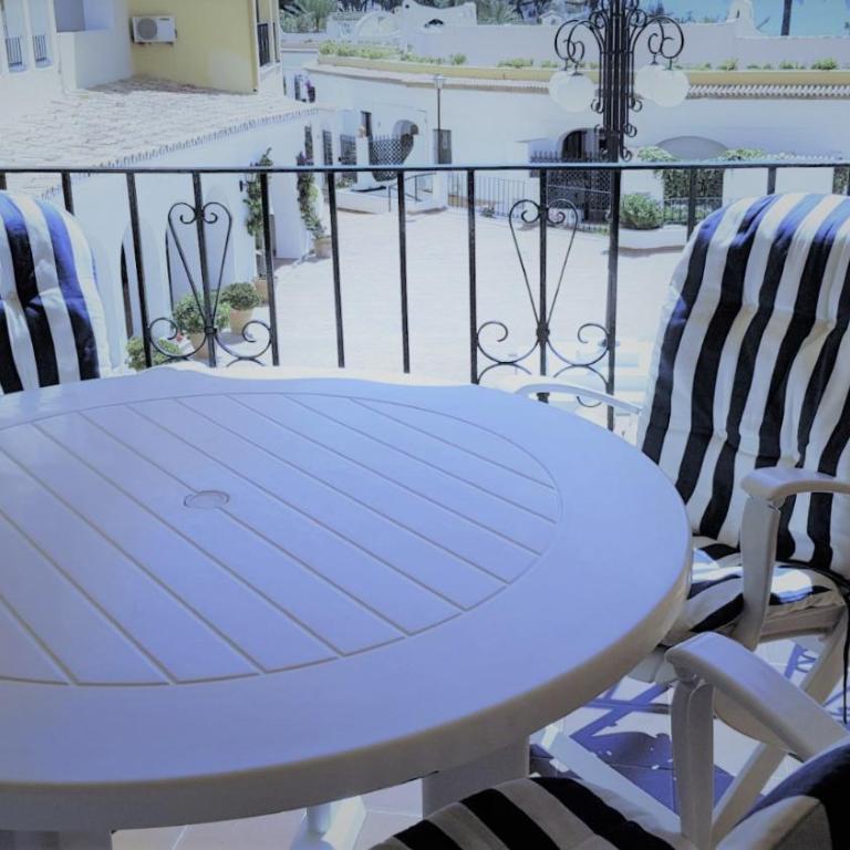 K105 Cabopino - Apartamento con vistas a la piscina - 17