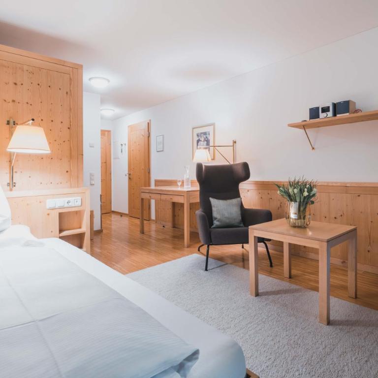 Felbermayer Hotel & AlpineSpa-Montafon - Superior Einzelzimmer mit Balkon - 4