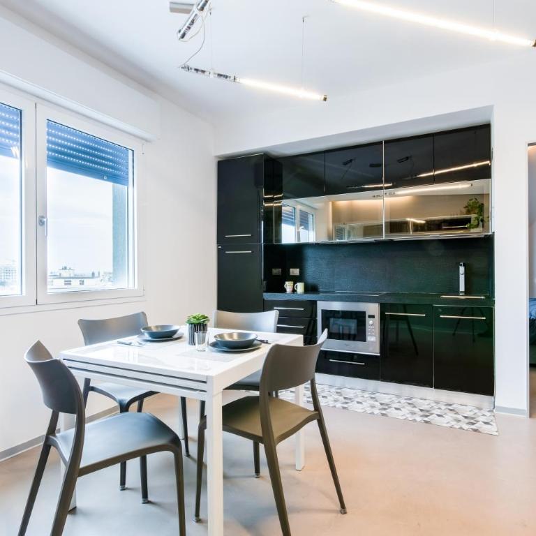 GuestHost - Rimini Marina Centro Station Apartment - Appartamento con 1 Camera da Letto - 1