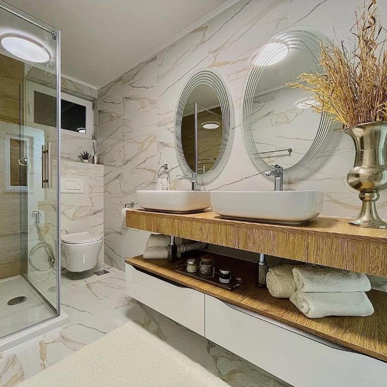 Crystal Račić - Three-Bedroom House - 4
