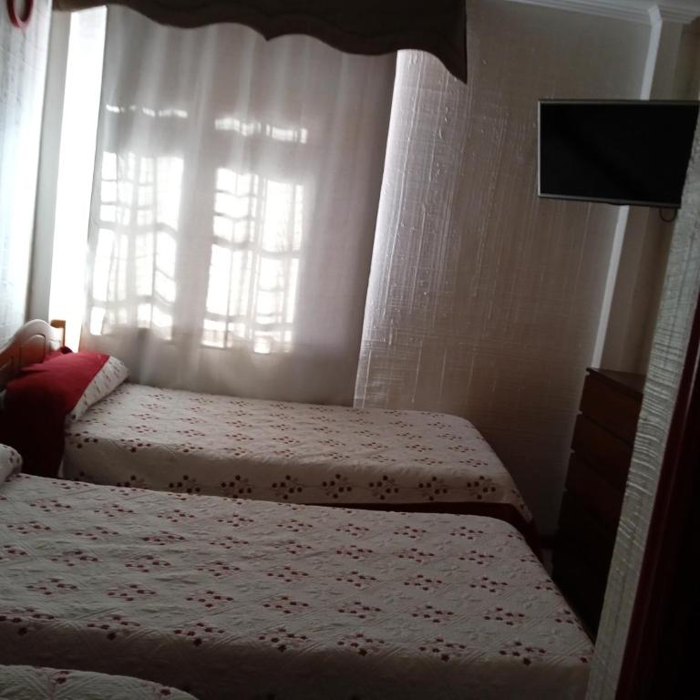 Residencial la Cabaña - Triple Room with Private Bathroom - 6