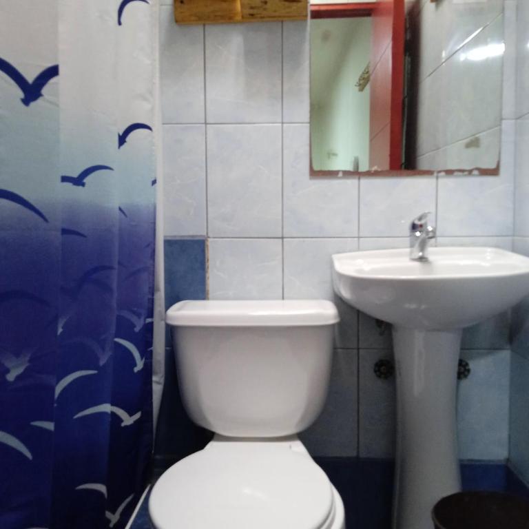 Residencial la Cabaña - Triple Room with Private Bathroom - 9