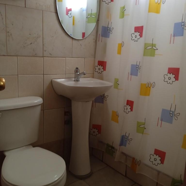 Residencial la Cabaña - Triple Room with Private Bathroom - 10