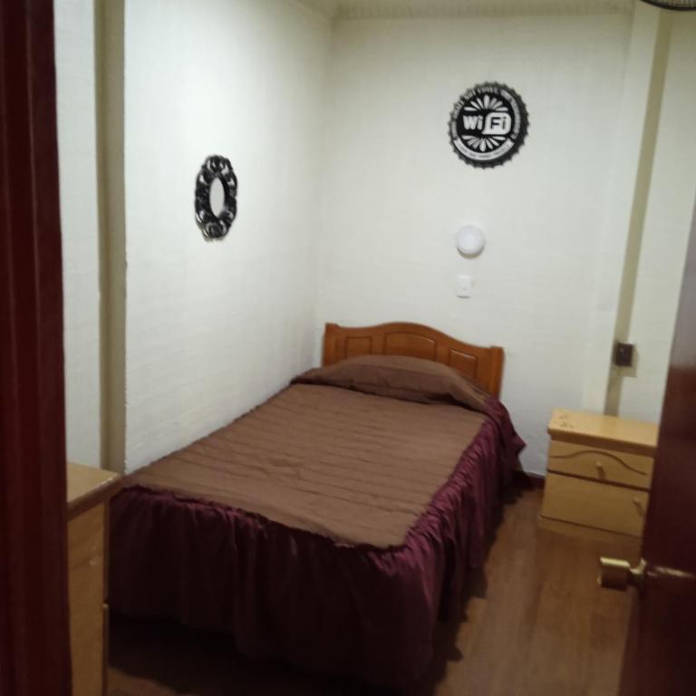 Residencial la Cabaña - Single Room with Shared Bathroom - 3
