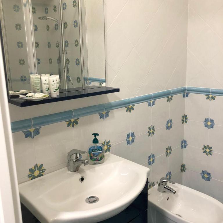 B&B CASA GARGIULO - Deluxe Double or Twin Room - 13