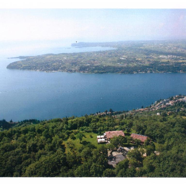 La FIOCCHINA - Magic Place - apartments & studios in Garda Lake - countryside farmhouse, inside the middle of the lake between sky & water - Monolocale Familiare - 1