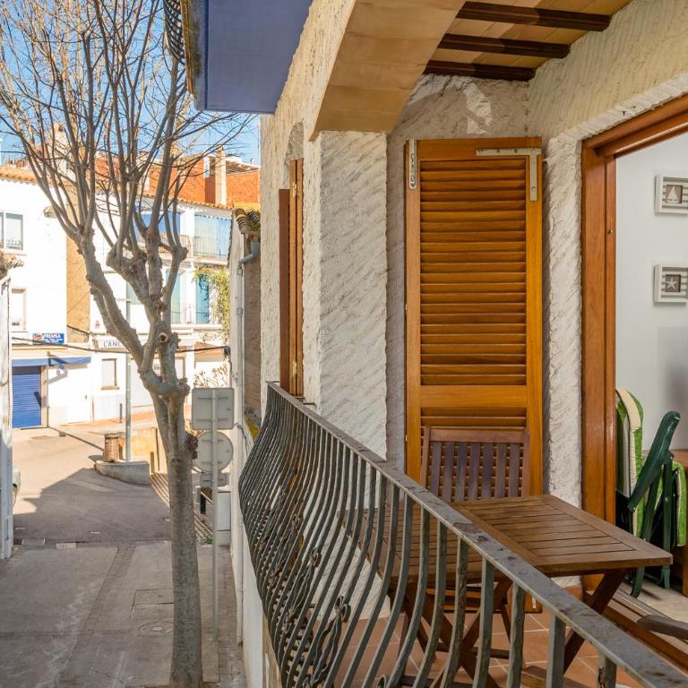 BN-3 CALELLA DE PALAFRUGELL 6 Pax - Apartamento de 3 dormitorios - 12