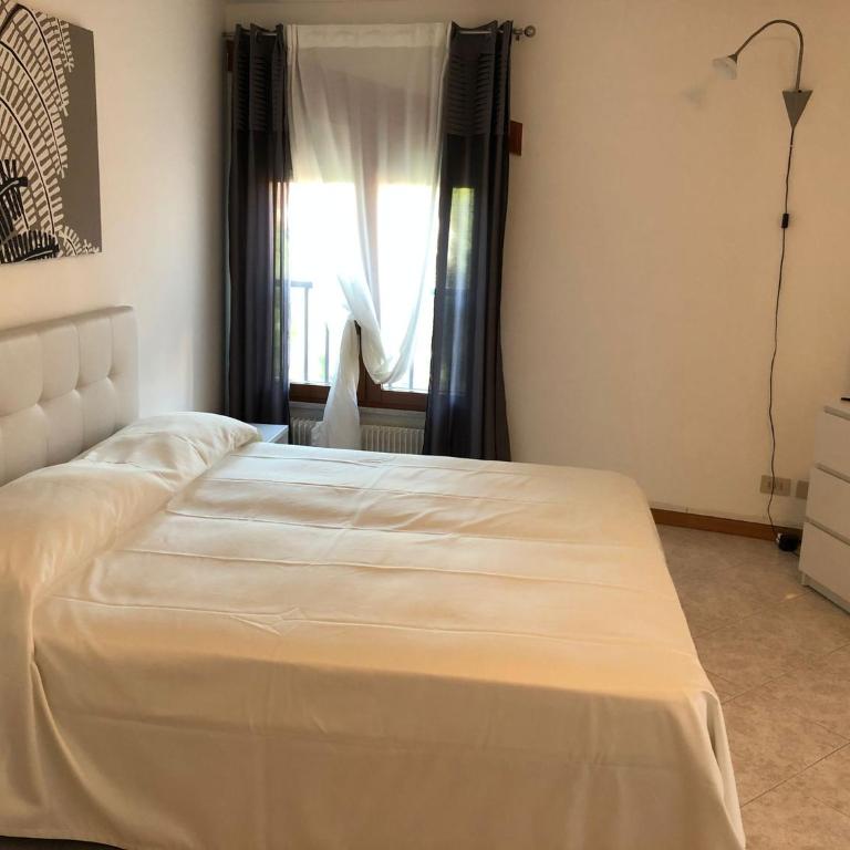 VIALE DEL SOLE - Appartamento con 2 Camere da Letto - 8