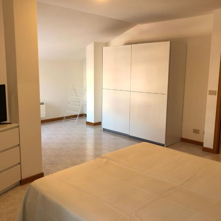 VIALE DEL SOLE - Appartamento con 2 Camere da Letto - 7