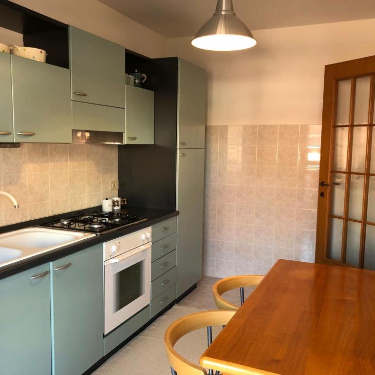 VIALE DEL SOLE - Appartamento con 2 Camere da Letto - 10