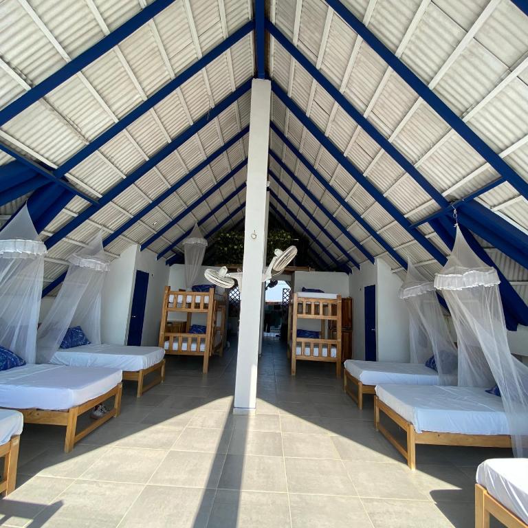 Hostel Beach House - Bed in 15-Bed Mixed Dormitory Room - 4