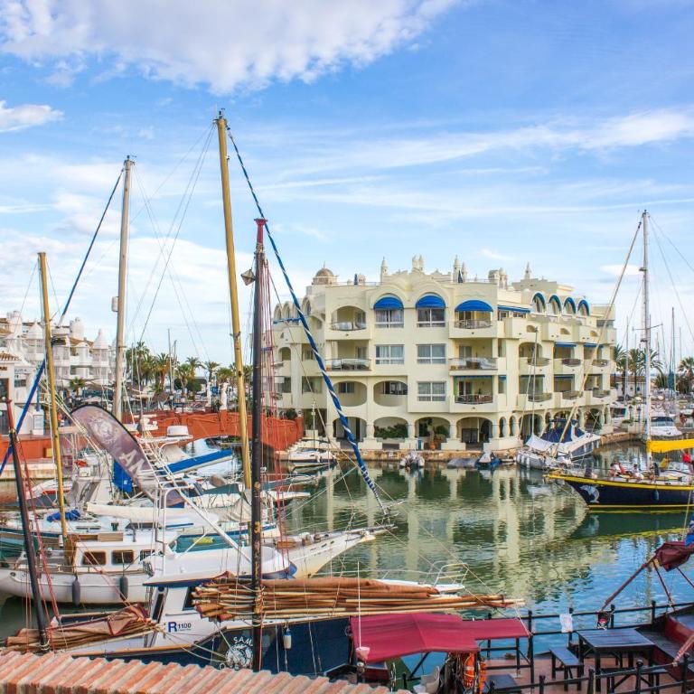 BENAL BEACH Sea View with Excellent Wifi - One-Bedroom Apartment - 78