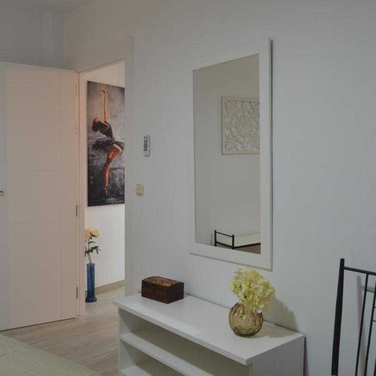Puerta Sevilla PARKING GRATIS - Two-Bedroom Apartment - 36