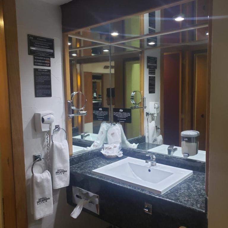 Hotel Alcampo - Double Room with Two Double Beds - 2
