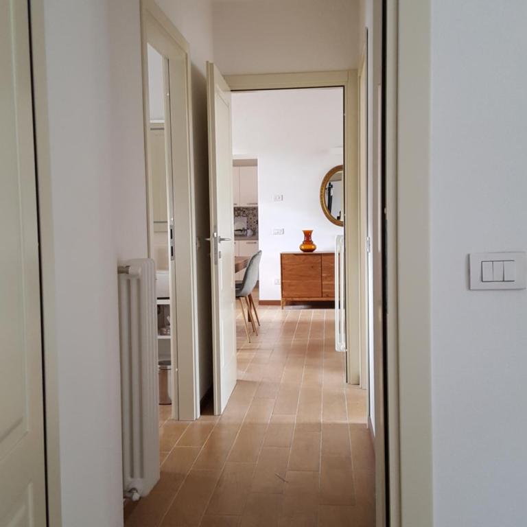 Villa Maghetti - modernized flat in historic palazzo in the center of Luino - Apartment mit 2 Schlafzimmern - 24