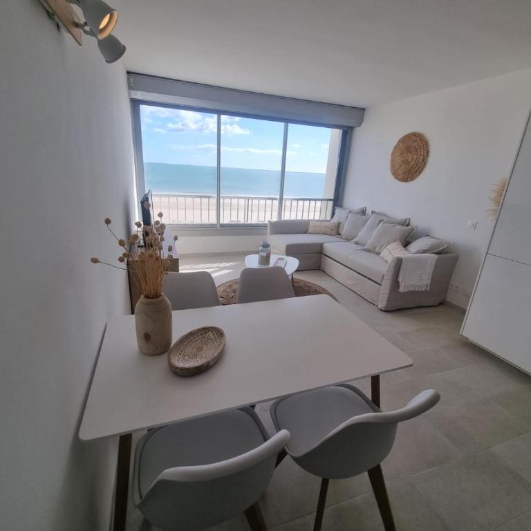 Superbe Studio Rénové les pieds dans l'eau! - Appartement 1 Chambre - 4