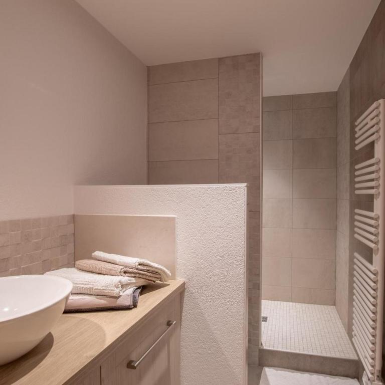 Gite urbain AU 2BIS - Annecy - Appartement avec Vue sur le Canal - 4