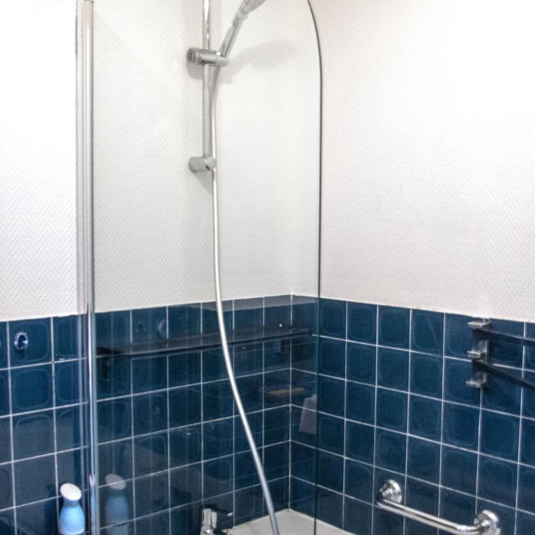 Joli appartement F3 - 50m de la mer - Appartement 2 Chambres - 8