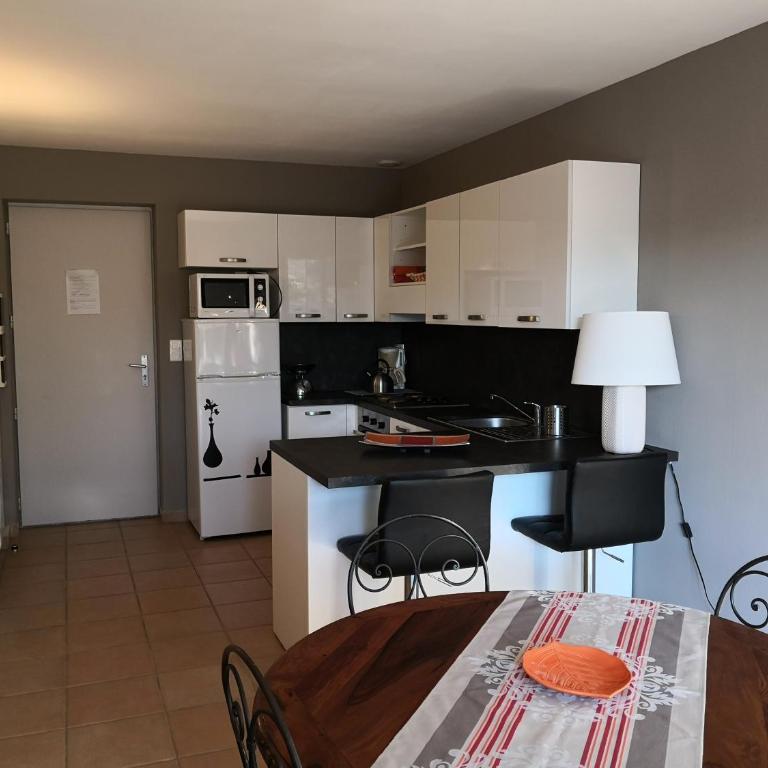 Bastidon Provencal - Maison 2 Chambres - 11