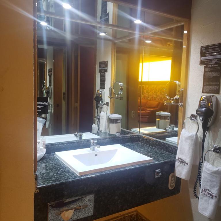 Hotel Alcampo - Deluxe Triple Room - 1