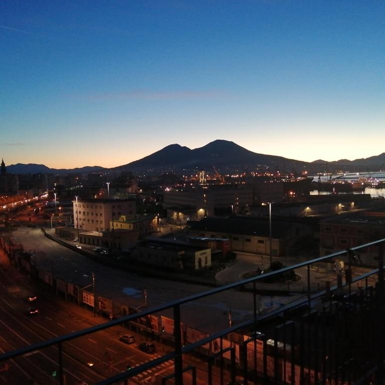 B&B ICHOME NAPOLI - Maison d'Artiste - Camera Matrimoniale con Balcone e Vista Mare - 29