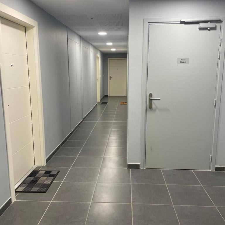 Appartement et Garage au Cœur de l'Isle - Appartamento con 1 Camera da Letto - 33