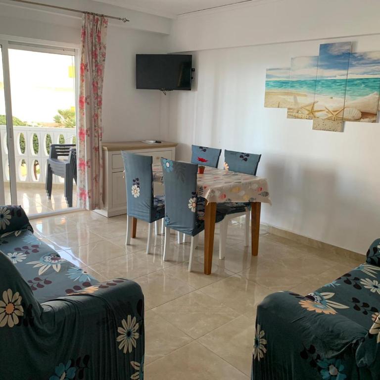Apartamento vistas al mar desde la terraza - Apartamento de 2 dormitorios - 15