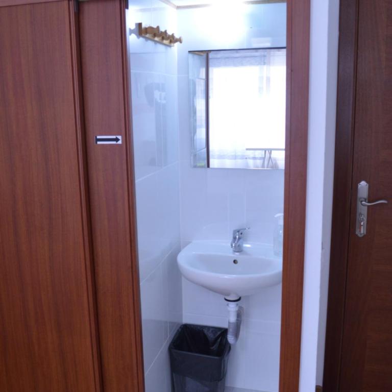 ArArAt Hostel - Habitación Doble con baño compartido - 11