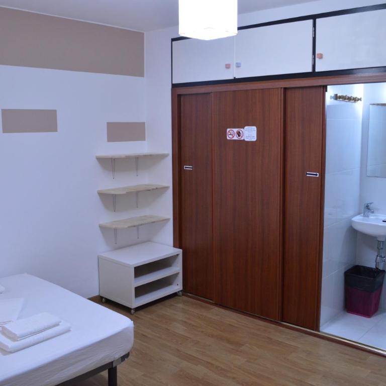 ArArAt Hostel - Habitación Doble Estándar con ducha - 6