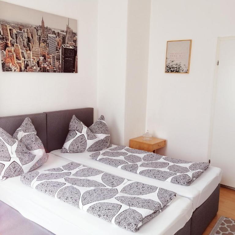 Betterhome Apartments am Stadion I Free Parking I Self Check-in - Familiensuite mit Balkon - 10