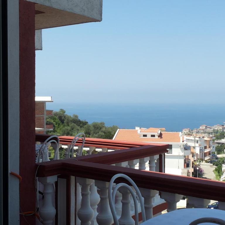 Alvanita Apartments - Two-Bedroom Apartment with Balcony - 8